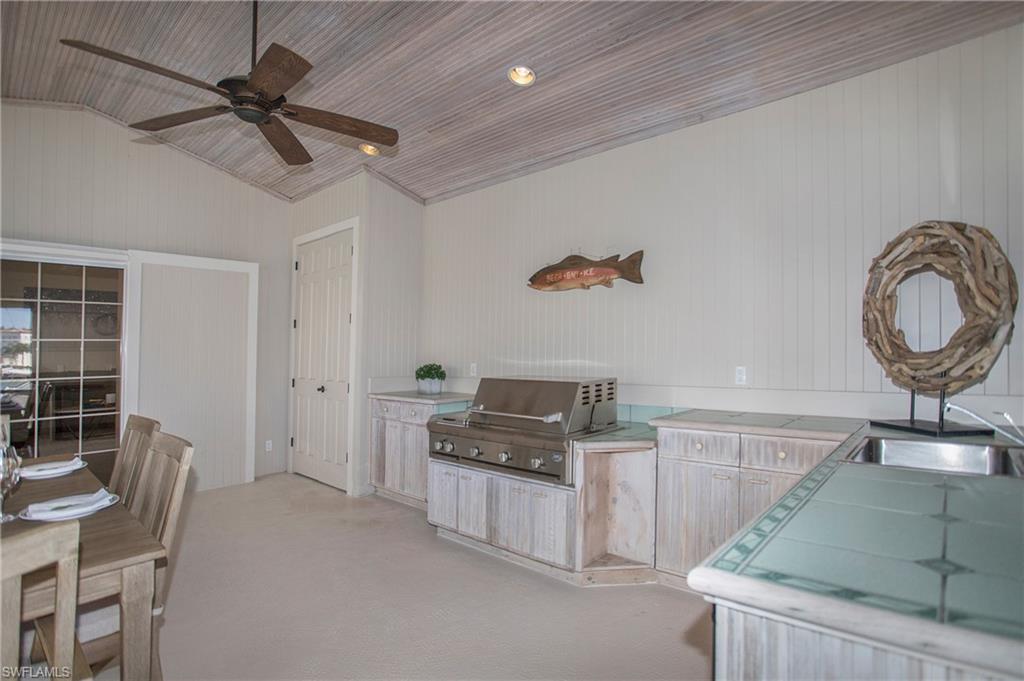 MOORINGS - Residential