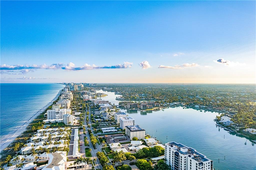 MOORINGS - Residential