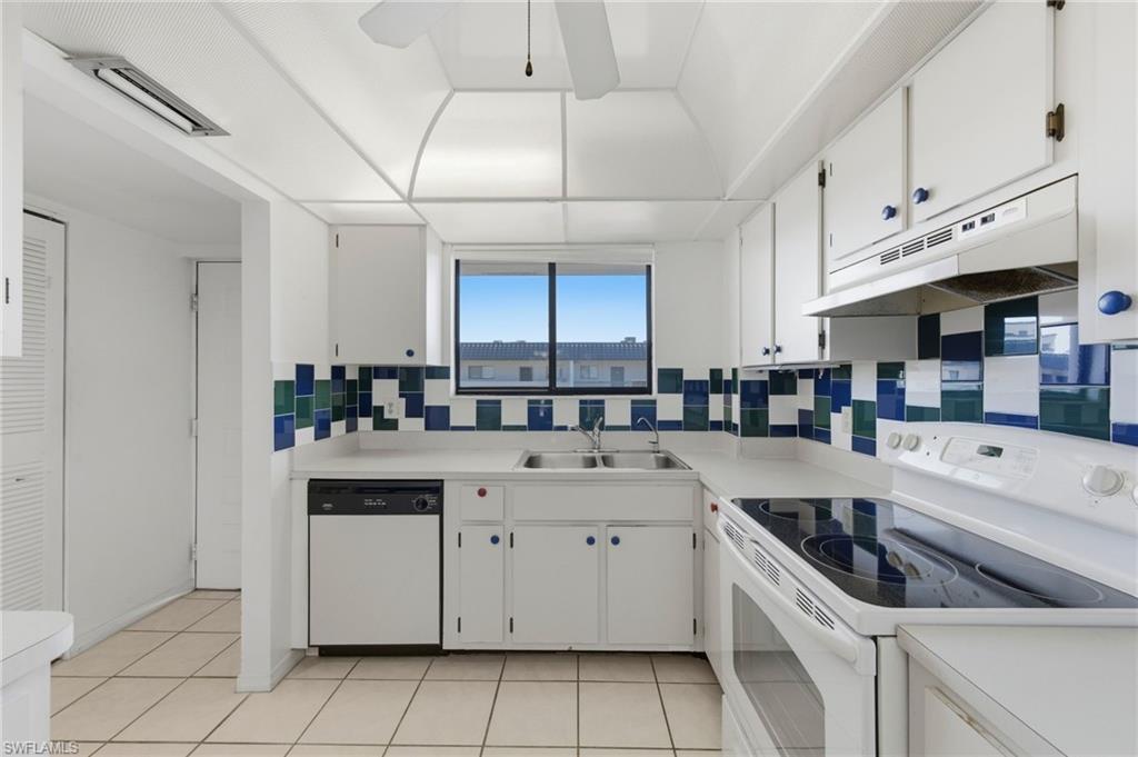 CENTRE COURT CONDO - Residential