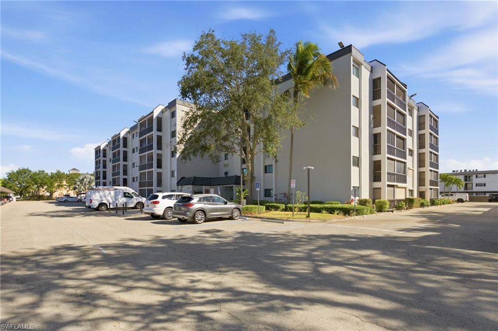 CENTRE COURT CONDO - Residential