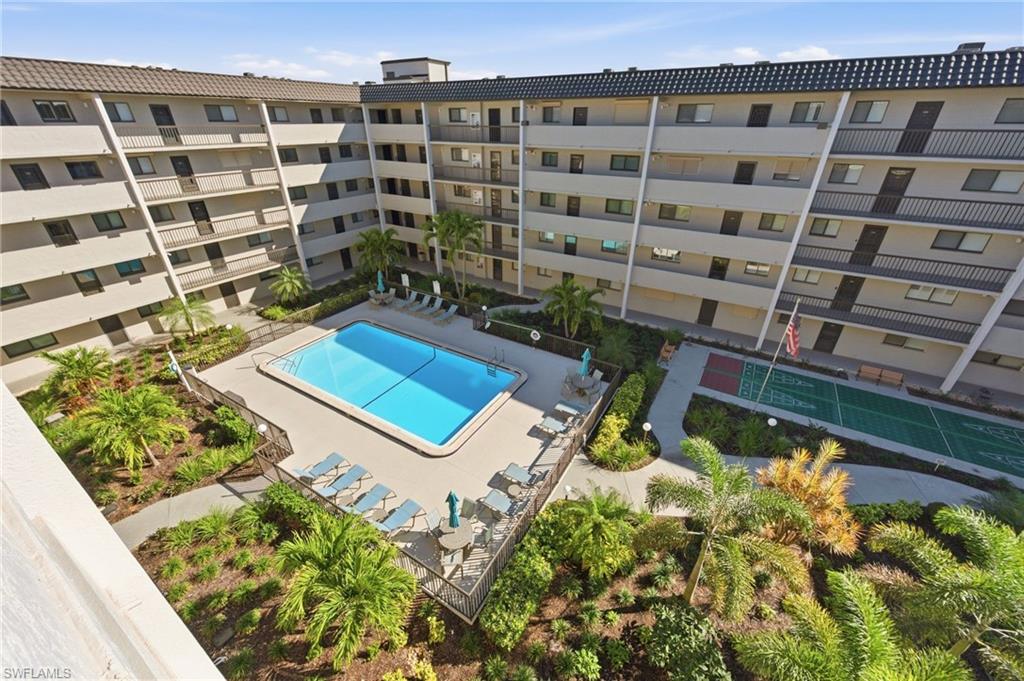 CENTRE COURT CONDO - Residential