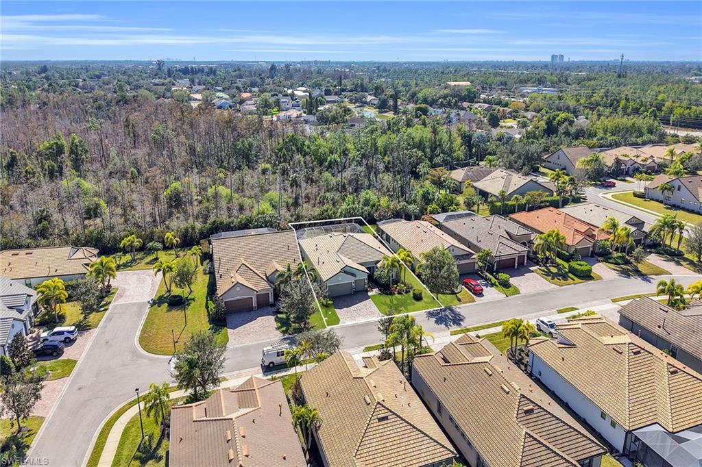 CAMDEN SQUARE - Residential