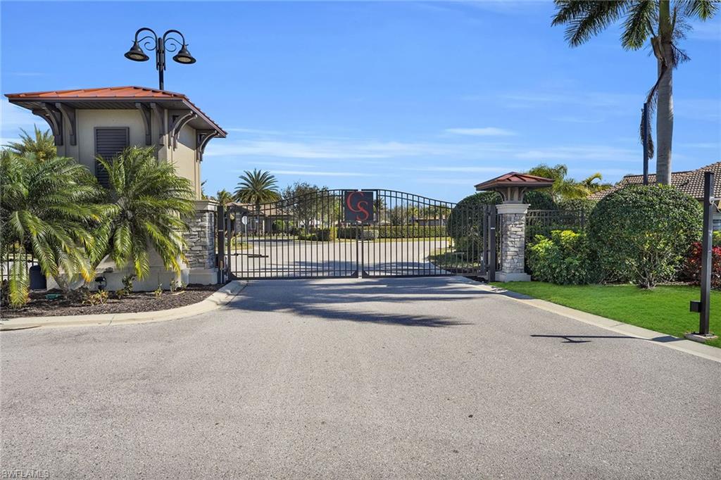 CAMDEN SQUARE - Residential