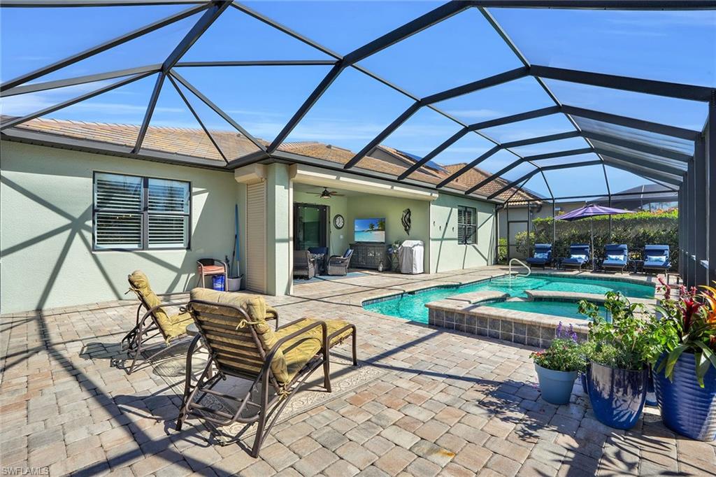 CAMDEN SQUARE - Residential