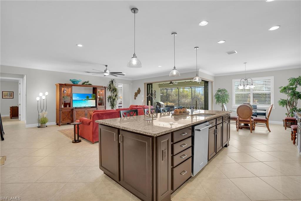 CAMDEN SQUARE - Residential