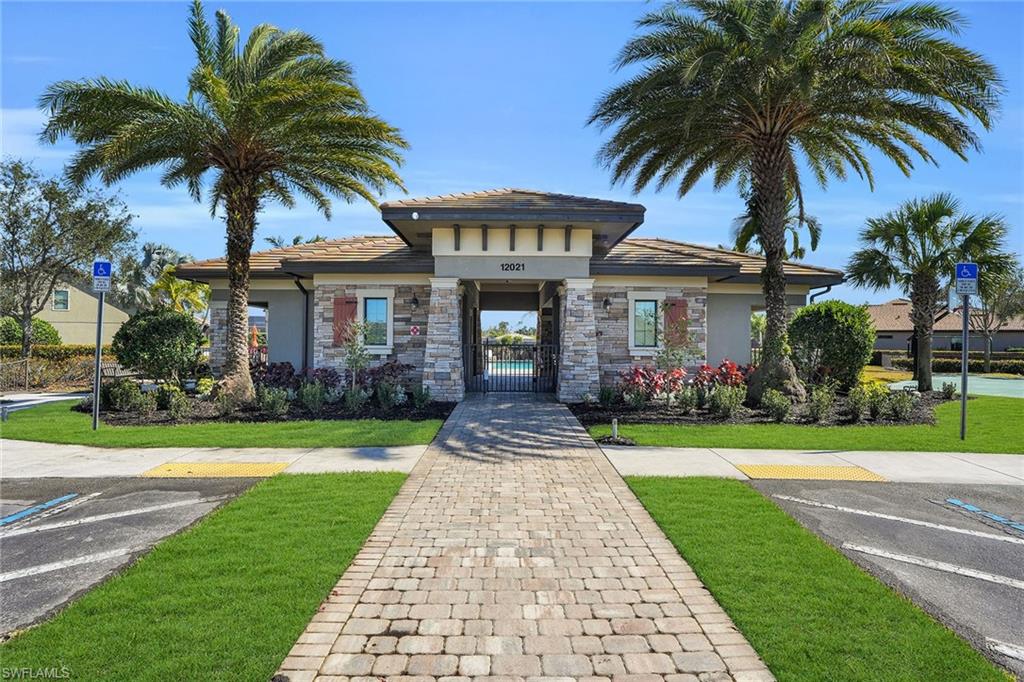 CAMDEN SQUARE - Residential