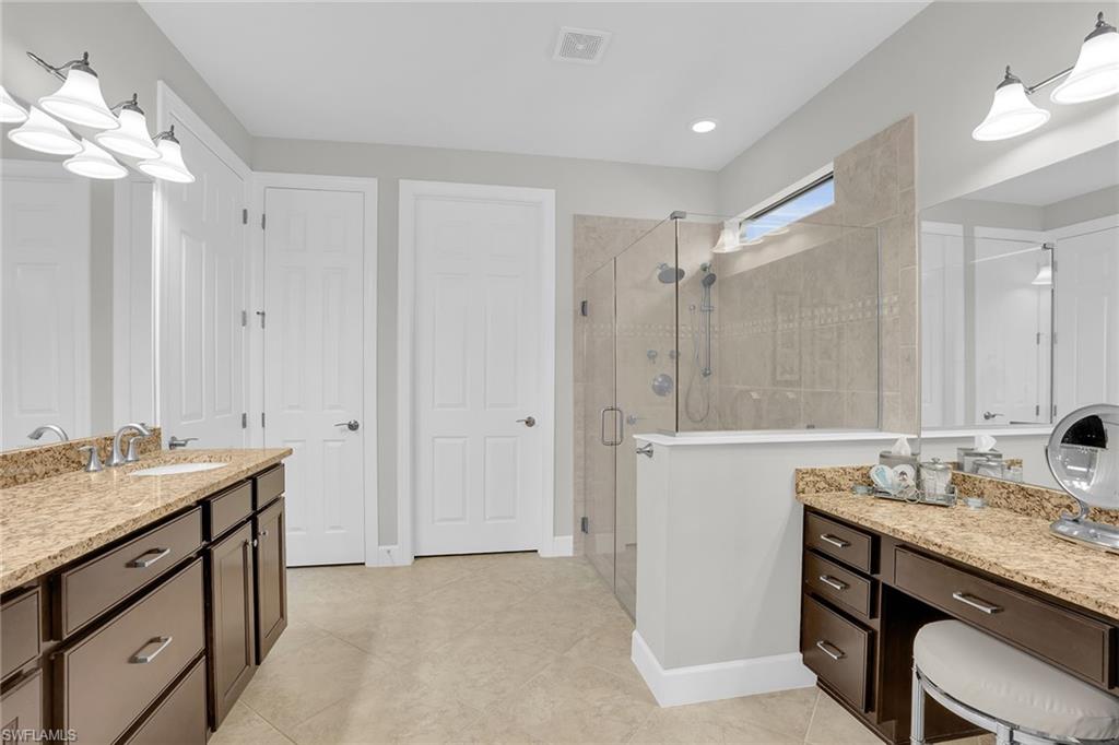 CAMDEN SQUARE - Residential