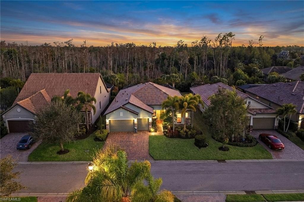 CAMDEN SQUARE - Residential