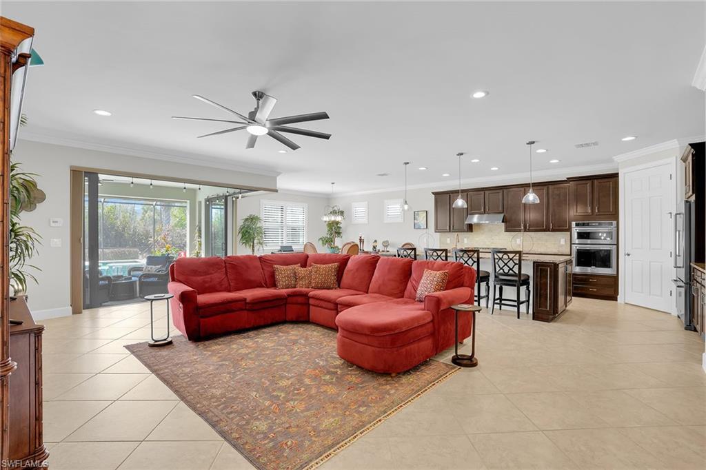 CAMDEN SQUARE - Residential