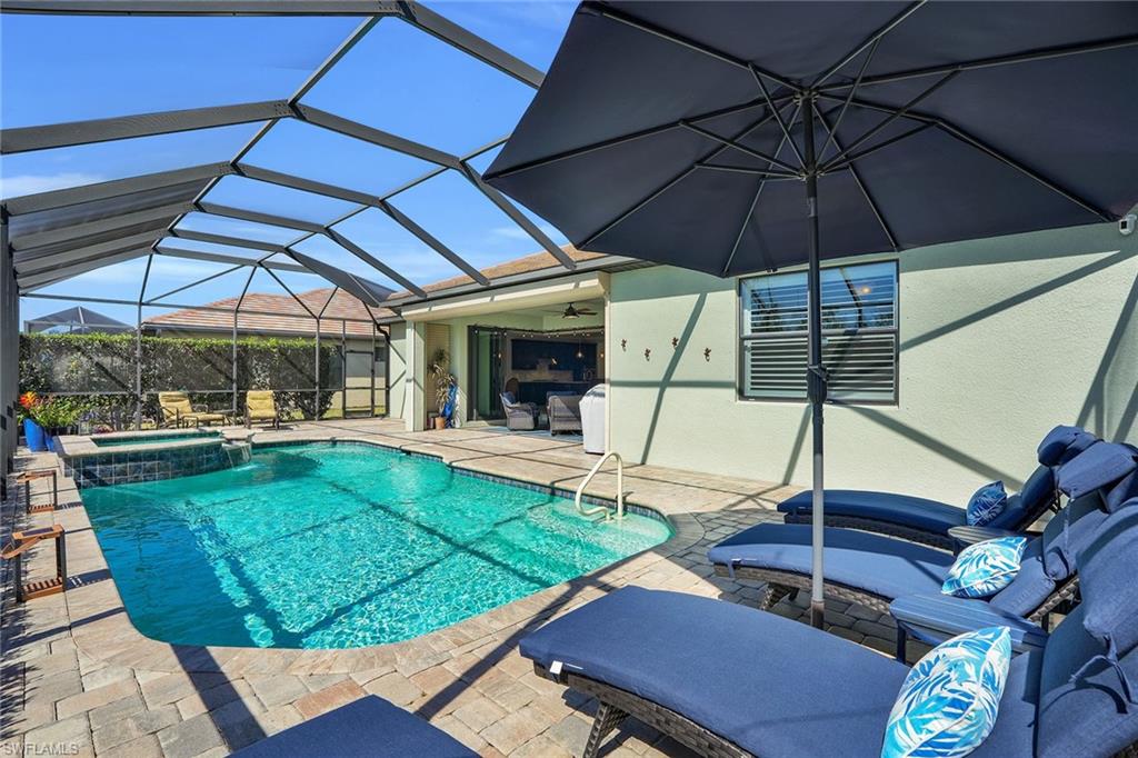 CAMDEN SQUARE - Residential