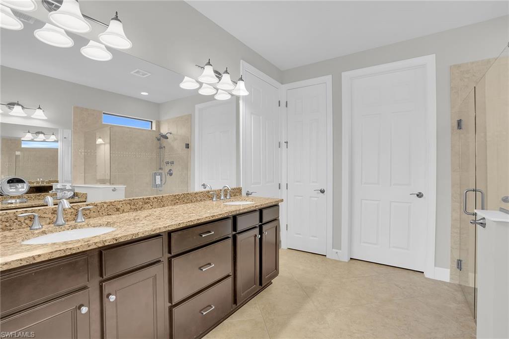 CAMDEN SQUARE - Residential