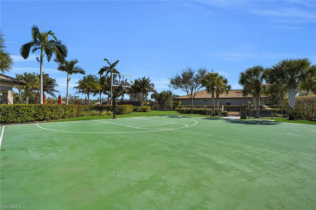 CAMDEN SQUARE - Residential