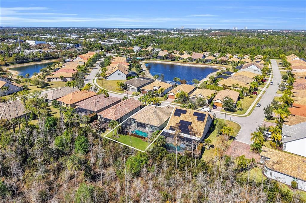 CAMDEN SQUARE - Residential