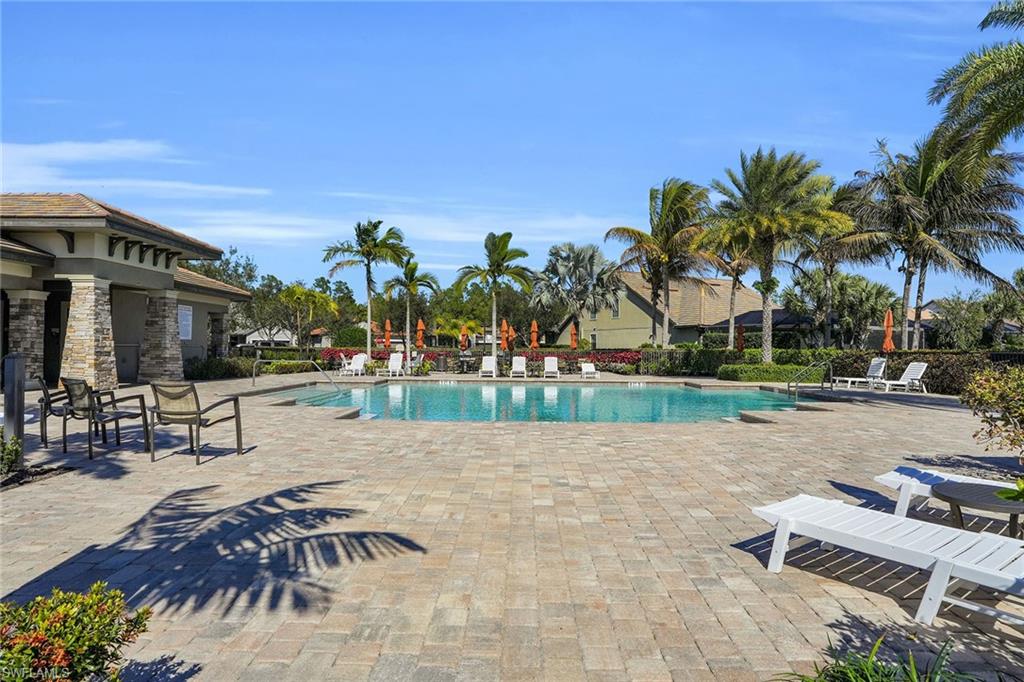 CAMDEN SQUARE - Residential