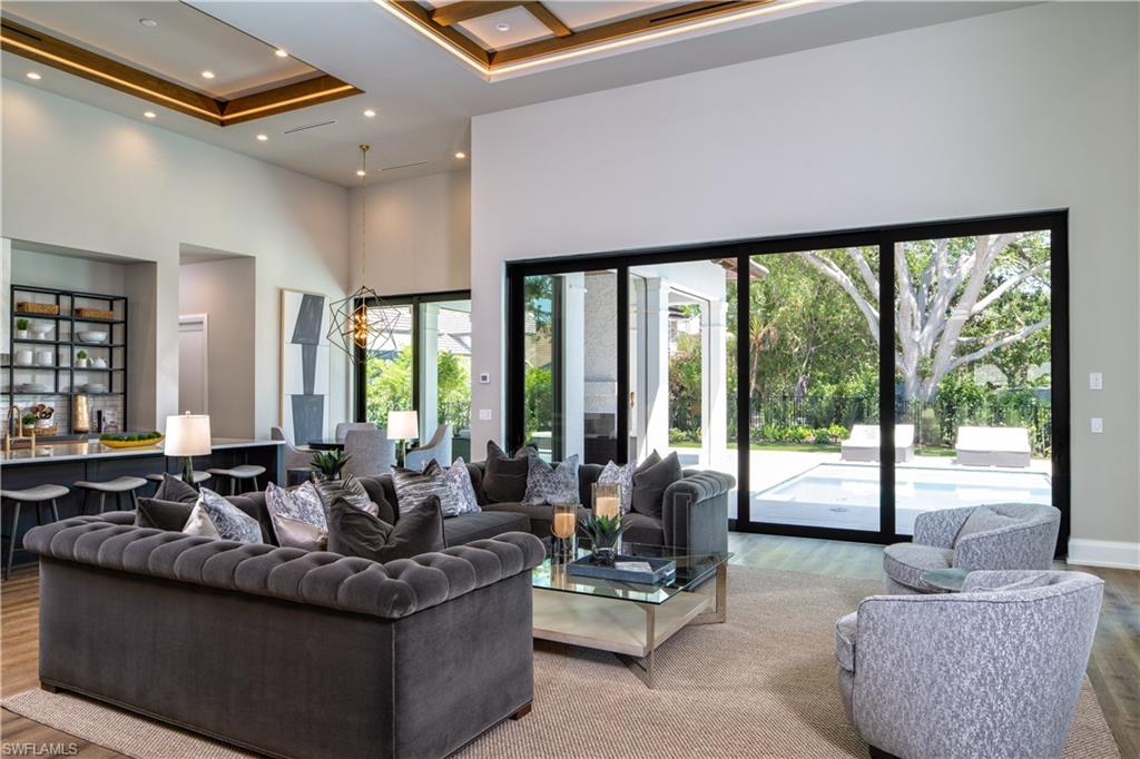 PELICAN BAY WOODS - Residential