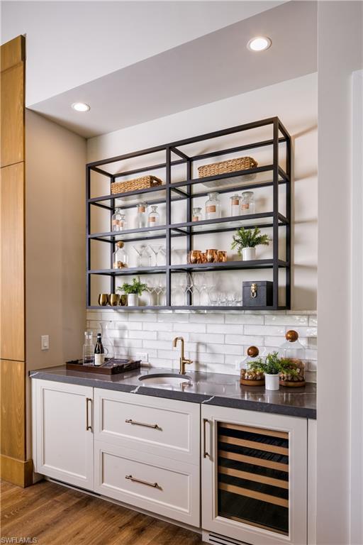 PELICAN BAY WOODS - Residential