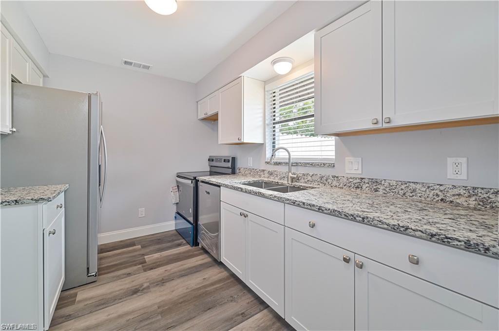 SAN CARLOS PARK - Residential