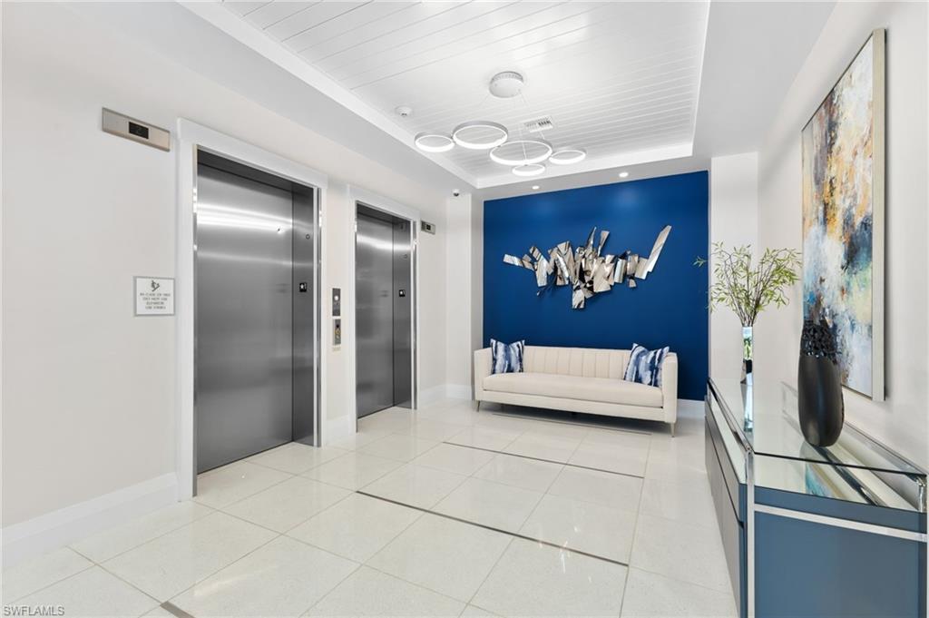 NAPLES SQUARE - Residential Lease