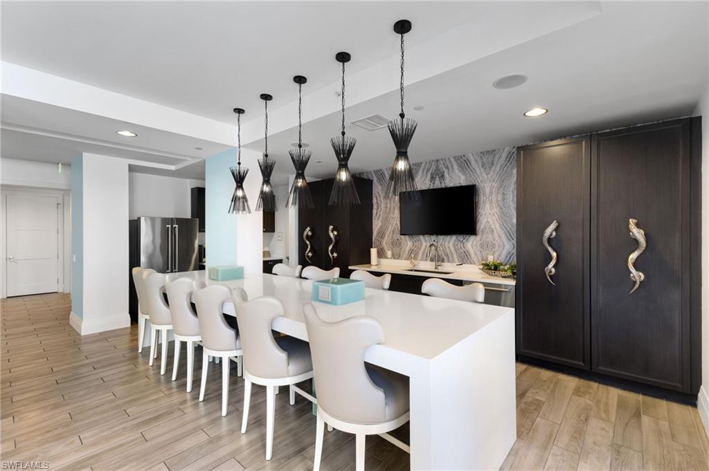 NAPLES SQUARE - Residential Lease