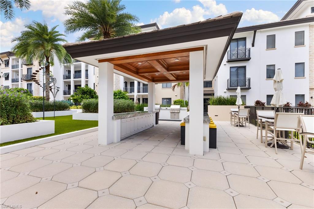 NAPLES SQUARE - Residential Lease