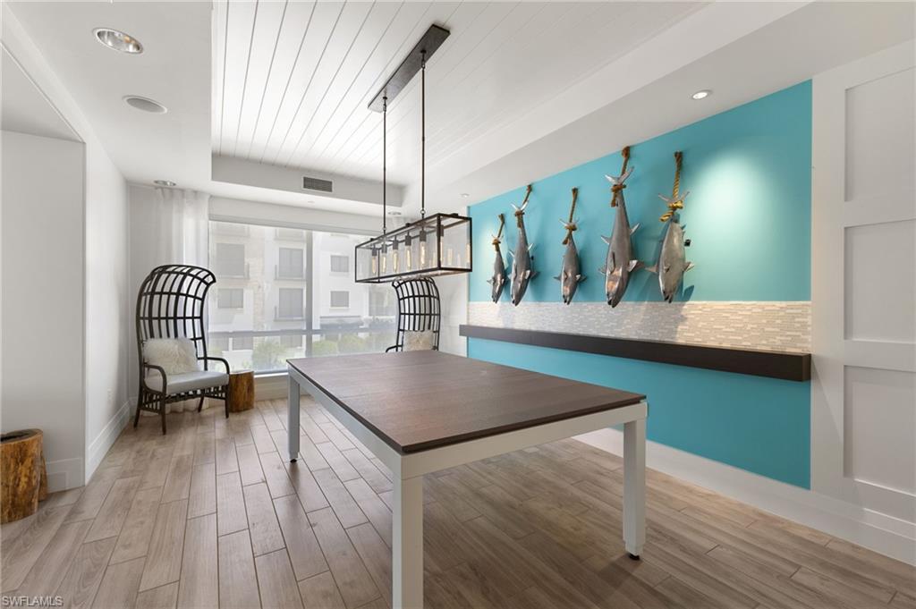 NAPLES SQUARE - Residential Lease