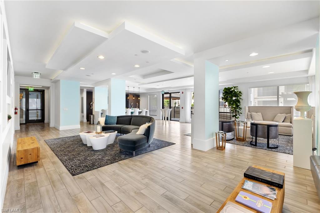 NAPLES SQUARE - Residential Lease