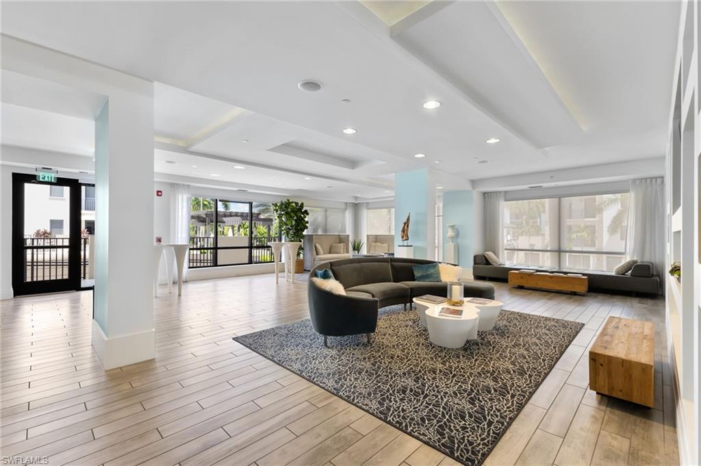 NAPLES SQUARE - Residential Lease