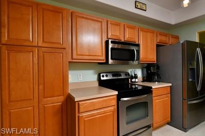 SABAL POINTE - Residential