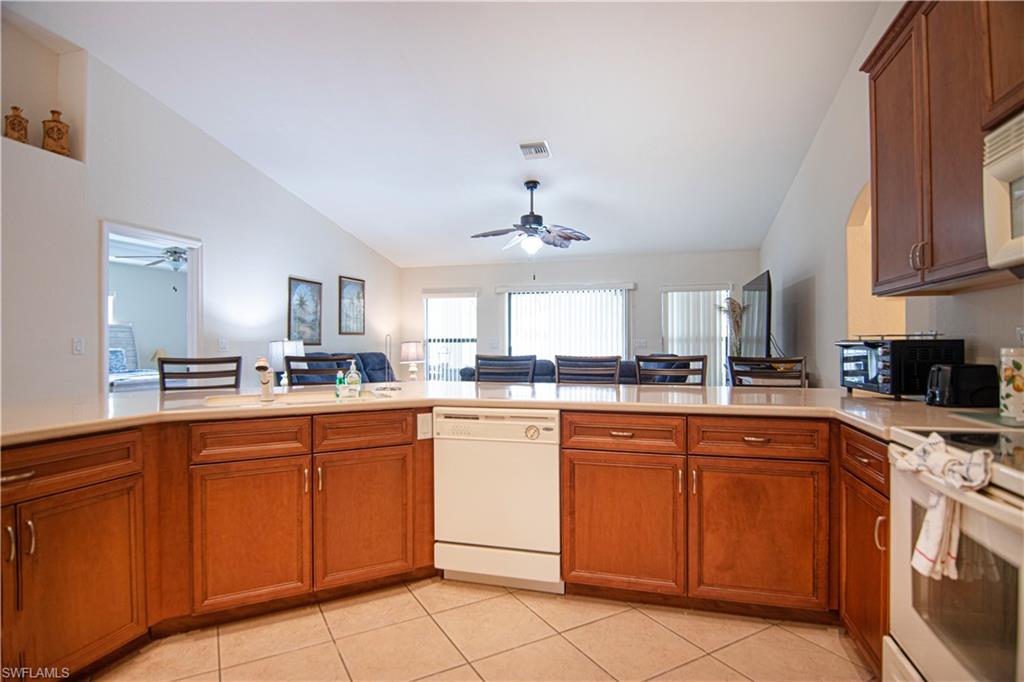 CAPE CORAL - Residential Lease