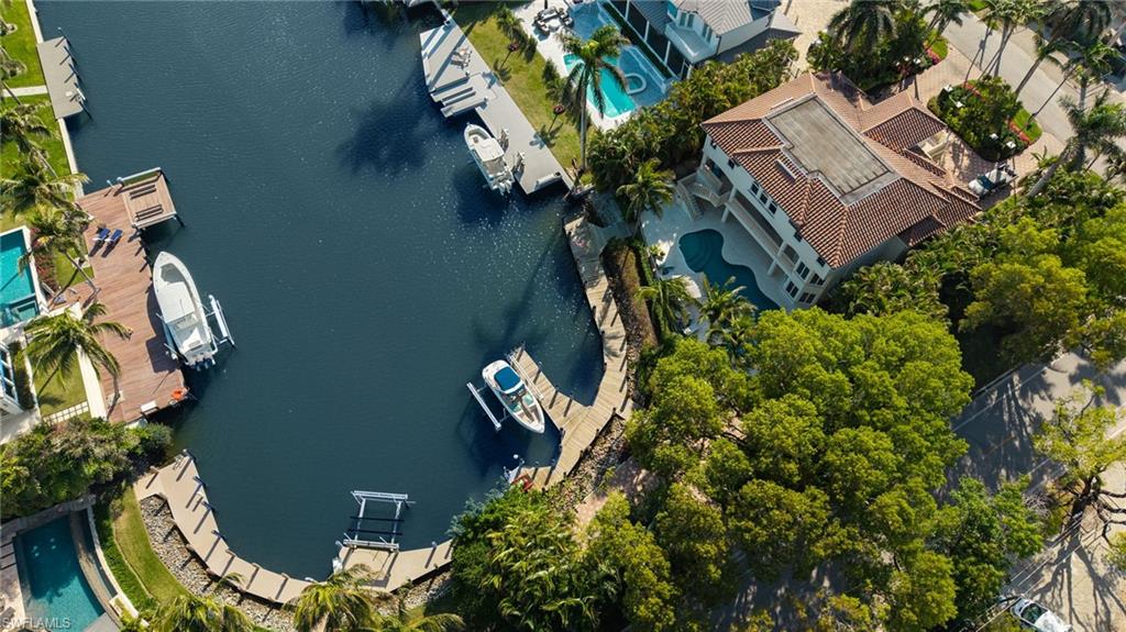 AQUALANE SHORES - Residential