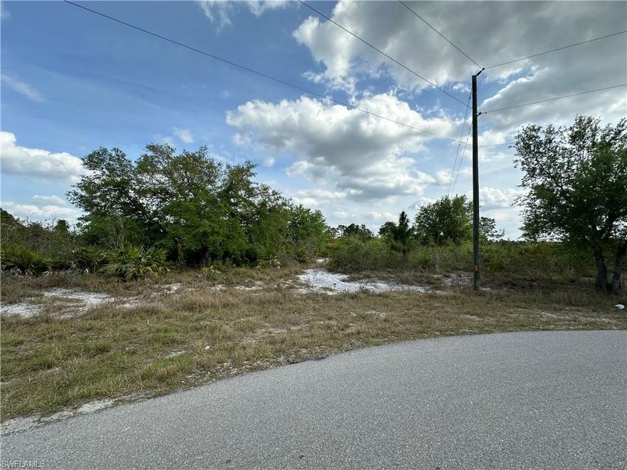 Looking for that privacy to build. Take advantage of this ideal opportunity to own almost a half acres lot . This parcel provides it, no neighbors on either side a canal to watch your sunsets while enjoying your BBQ with the family and friends. Buy and hold or build.