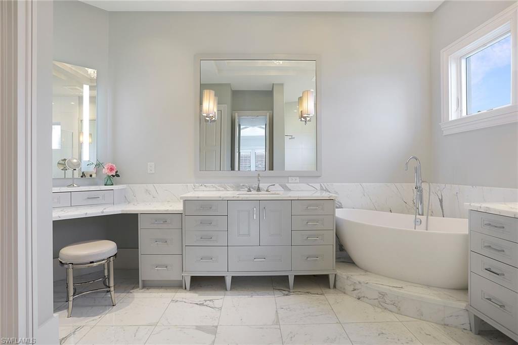 AQUALANE SHORES - Residential