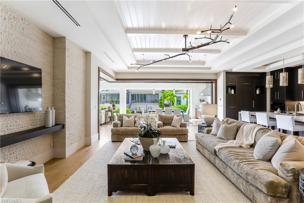 AQUALANE SHORES - Residential