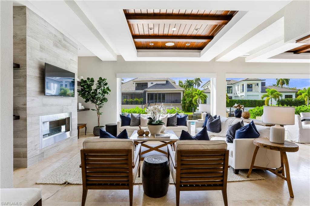 AQUALANE SHORES - Residential