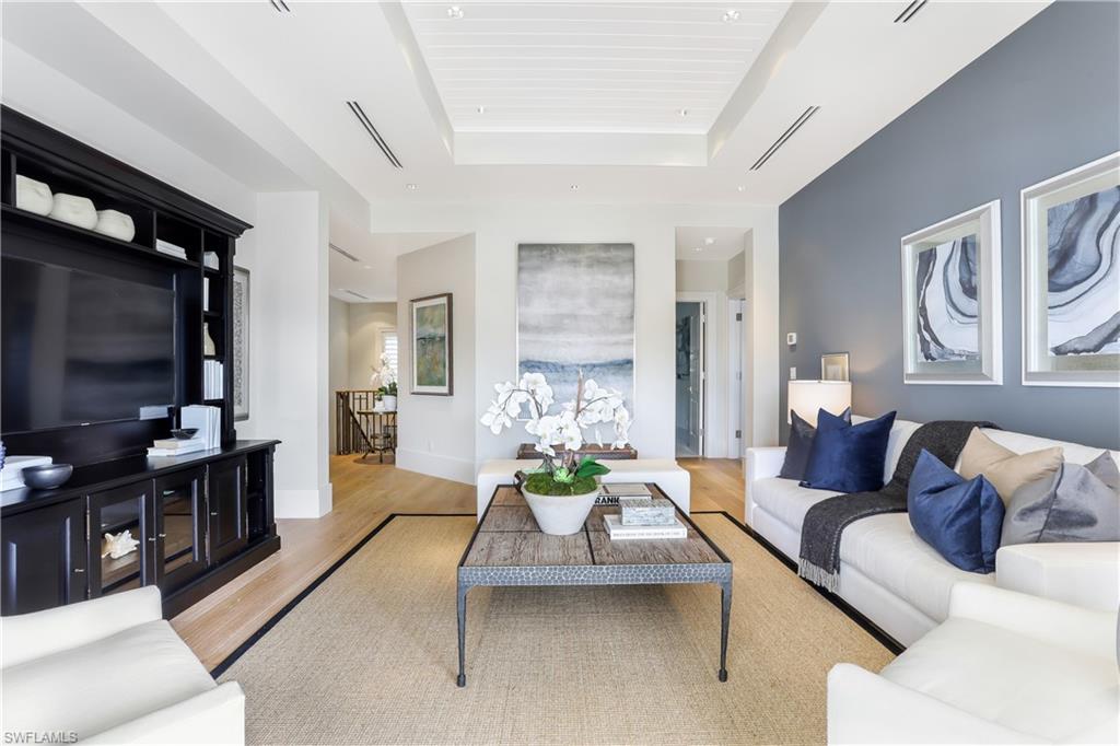 AQUALANE SHORES - Residential