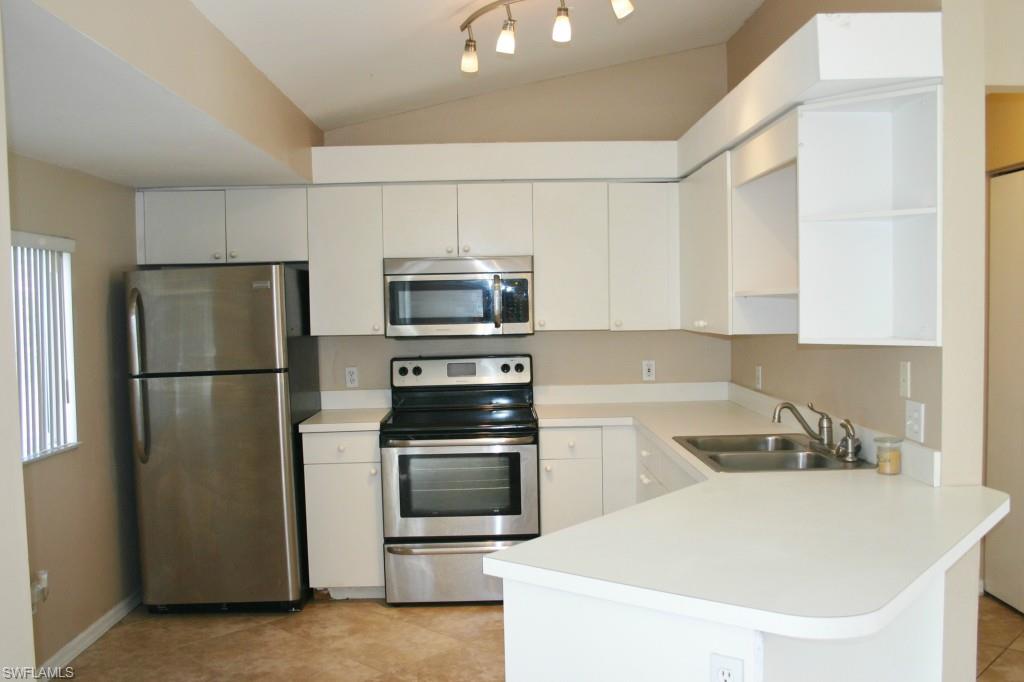 SAN CARLOS PARK - Residential