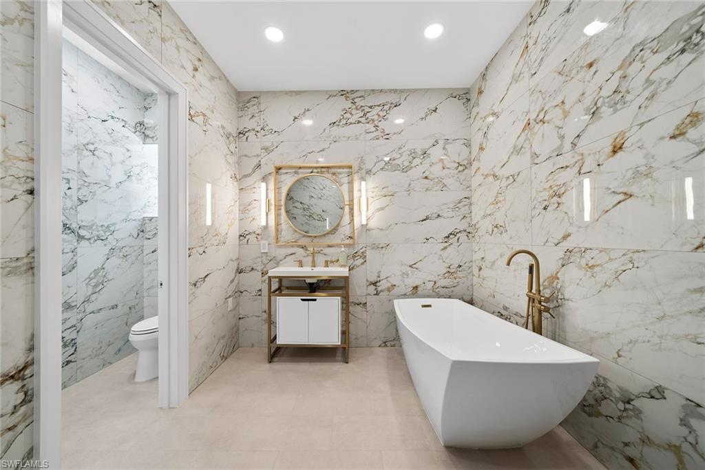 SOUTHPORT ON THE BAY - Residential