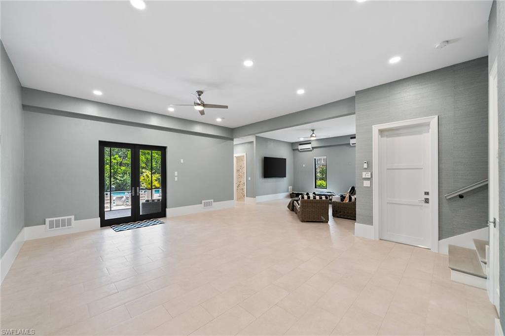 SOUTHPORT ON THE BAY - Residential