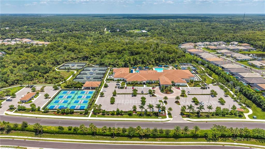 VALENCIA TRAILS - Residential Lease