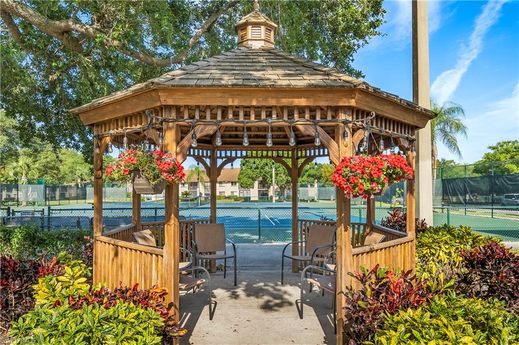 TIMBERLINE VILLAGE - Residential