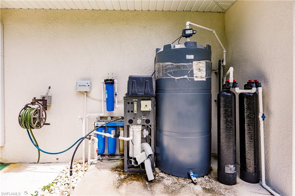 GOLDEN GATE ESTATES - Residential