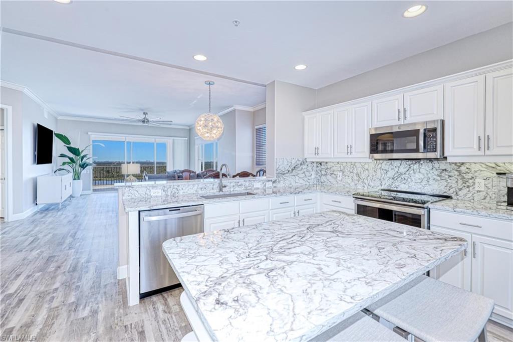 SUTTON WALK - Residential