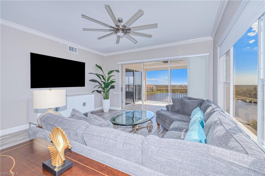 SUTTON WALK - Residential