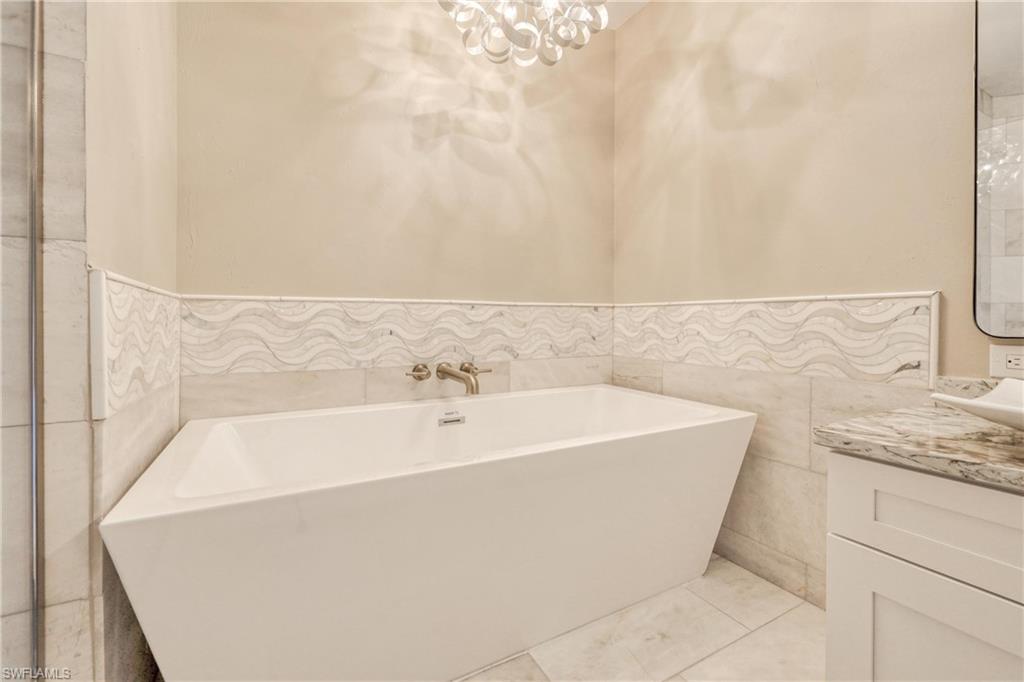 SUTTON WALK - Residential