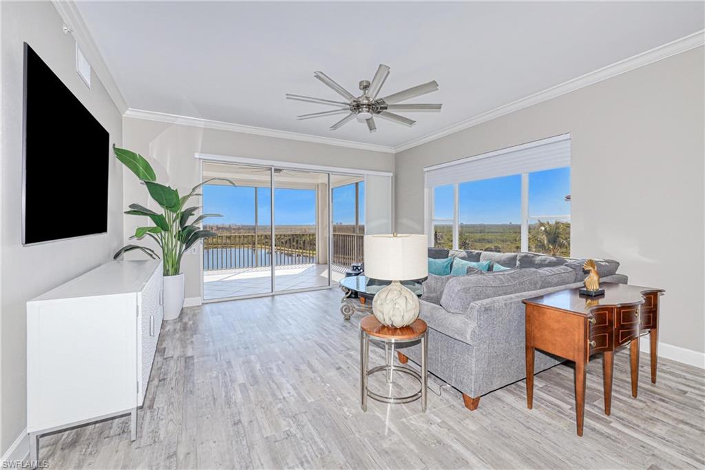 SUTTON WALK - Residential