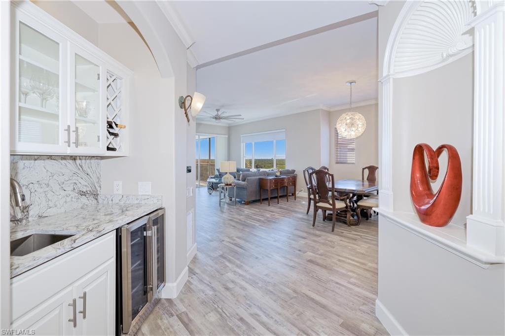 SUTTON WALK - Residential