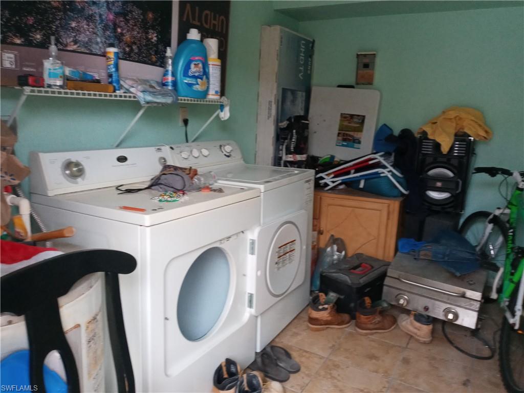 PINE MANOR - Residential