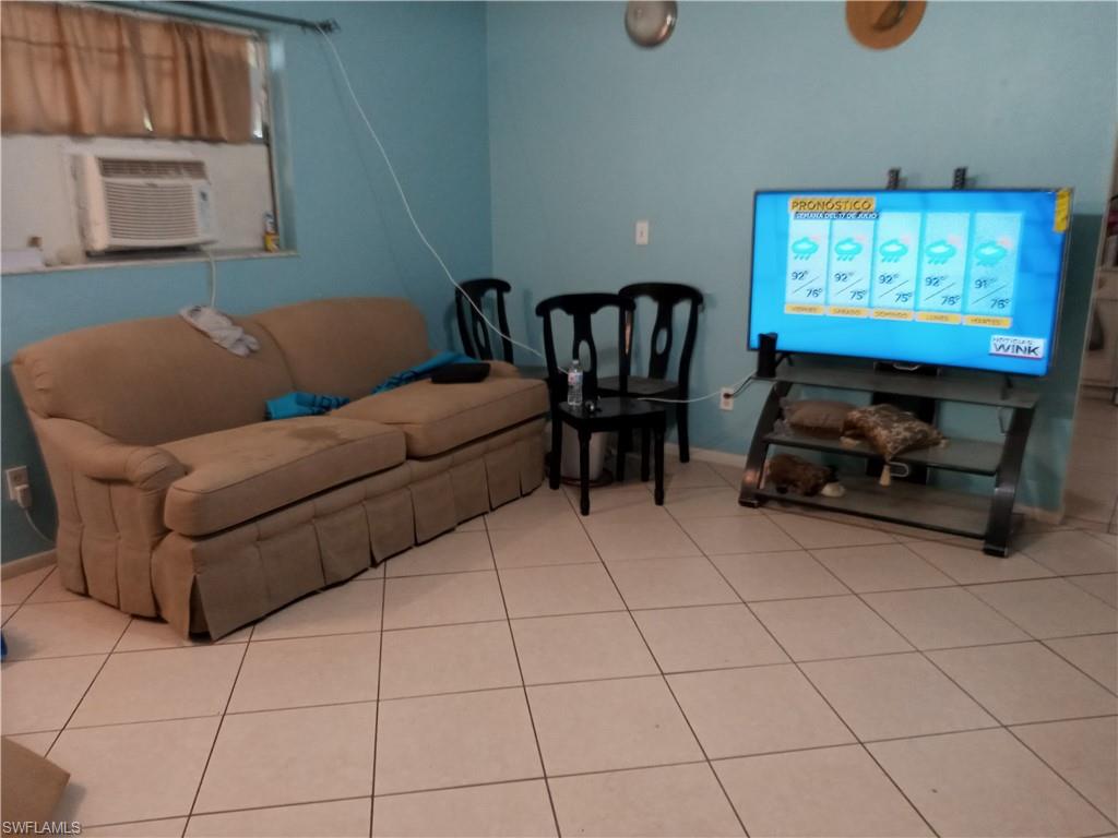 PINE MANOR - Residential