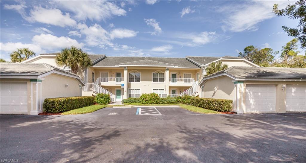 MANORS AT FOUNTAIN LAKES - Residential