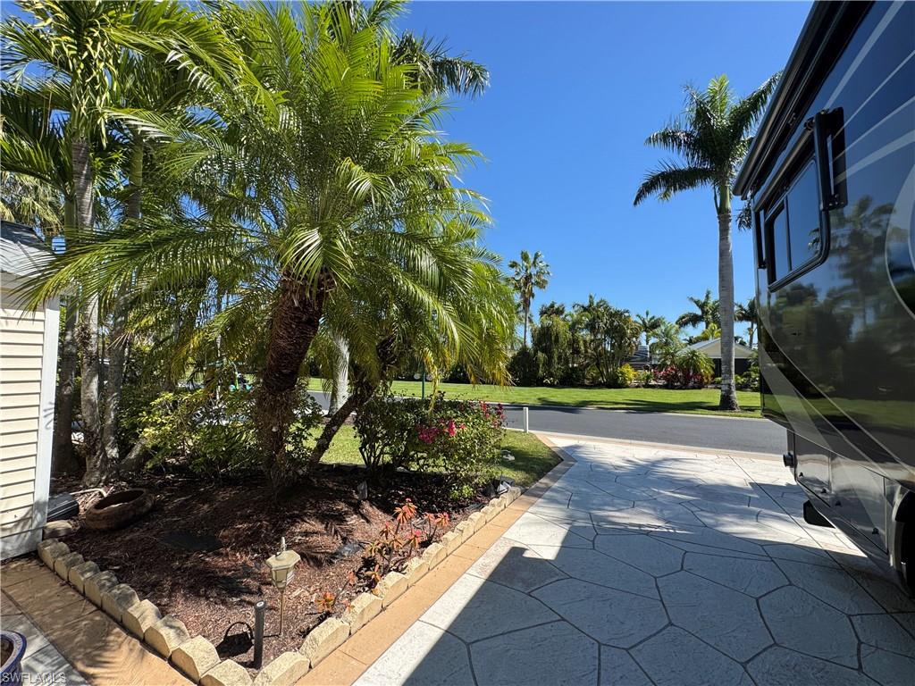 RIVERBEND MOTORCOACH RESORT - Land